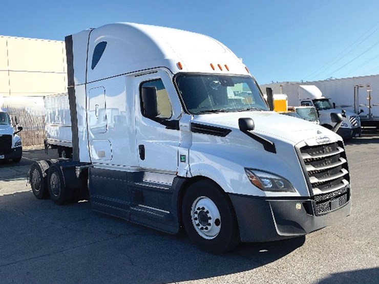 2023-freightliner-cascadia-126-image-1