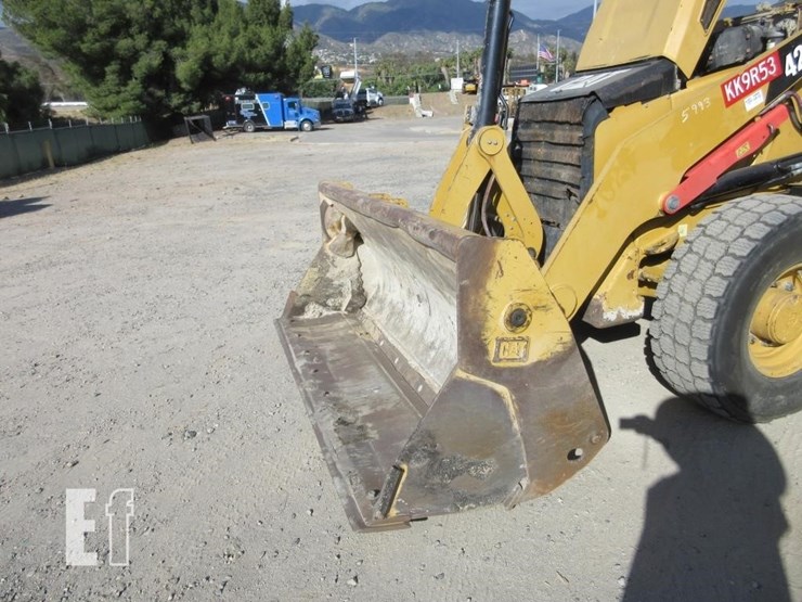 2013-caterpillar-420f-image-26