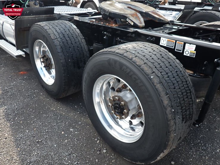 2024-kenworth-t680-image-13