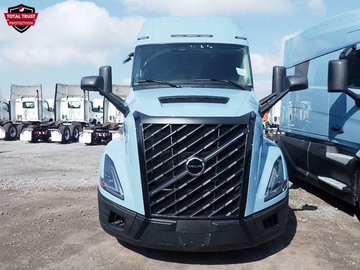 2026-volvo-vnl840-image-2