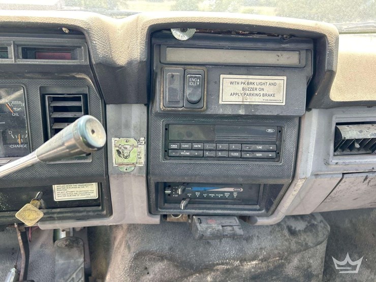 1999-ford-f800-image-16