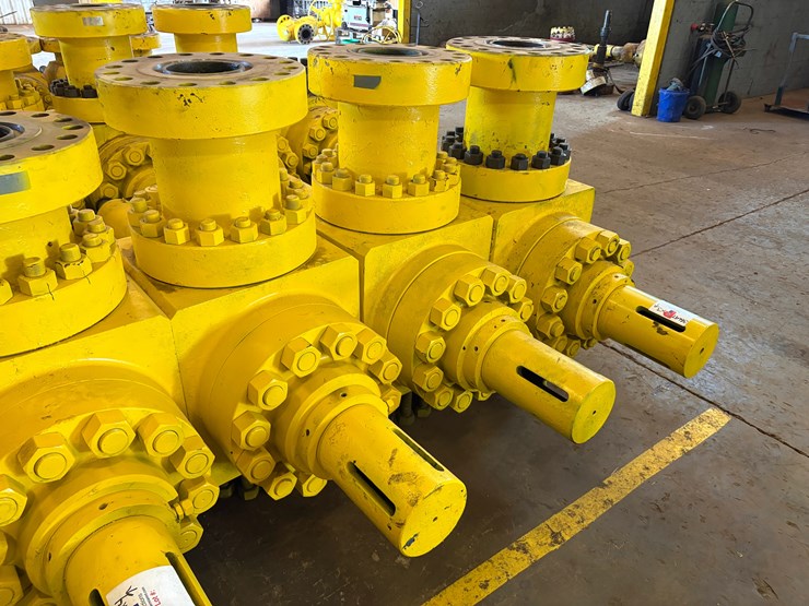 (3x$)-7-1/16”-15k-hydraulic-frac-valves,-field-ready-image-4