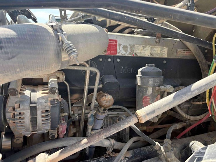 2007-freightliner-columbia-120-image-18