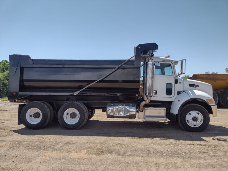 peterbilt-340-image-3