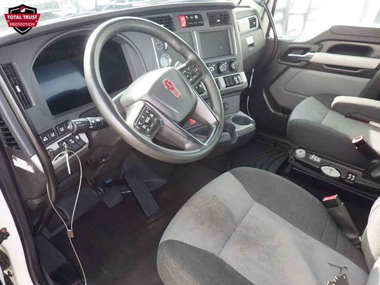 2024-kenworth-t680-image-17