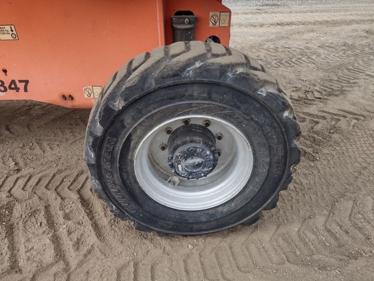 jlg-400s-image-11