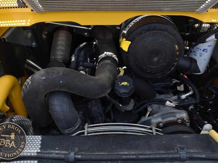 2019-new-holland-c232-image-25