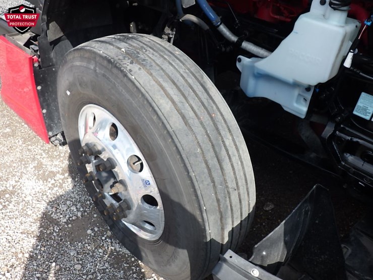 2025-kenworth-t680-image-30