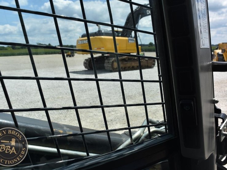 2019-new-holland-c232-image-42