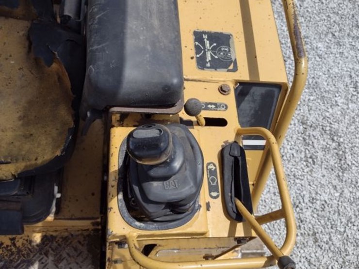 caterpillar-d4c-iii-image-9