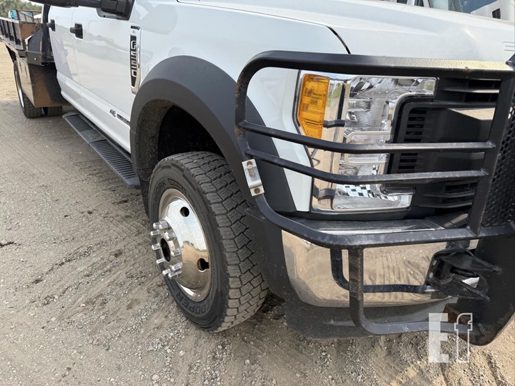 2017-ford-f550-xl-image-11