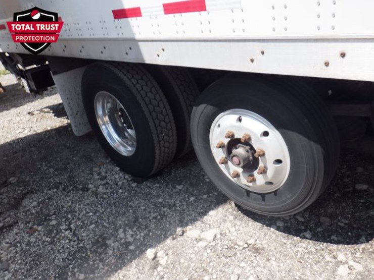2019-peterbilt-348-image-8