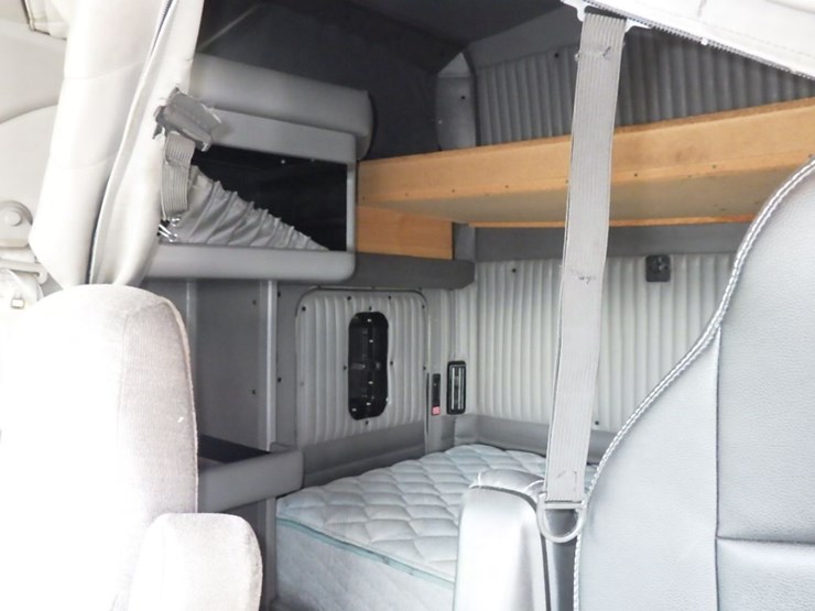 2016-kenworth-t800-image-23