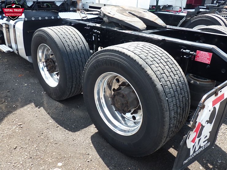 2019-volvo-vnr300-image-15
