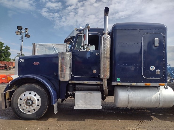 1995-peterbilt-378-image-23
