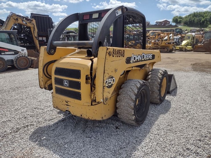 john-deere-250-image-27