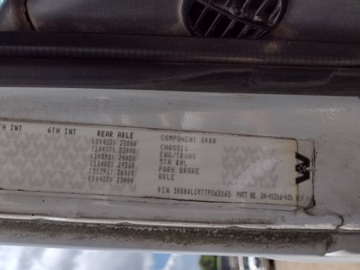 western-star-4900-image-17