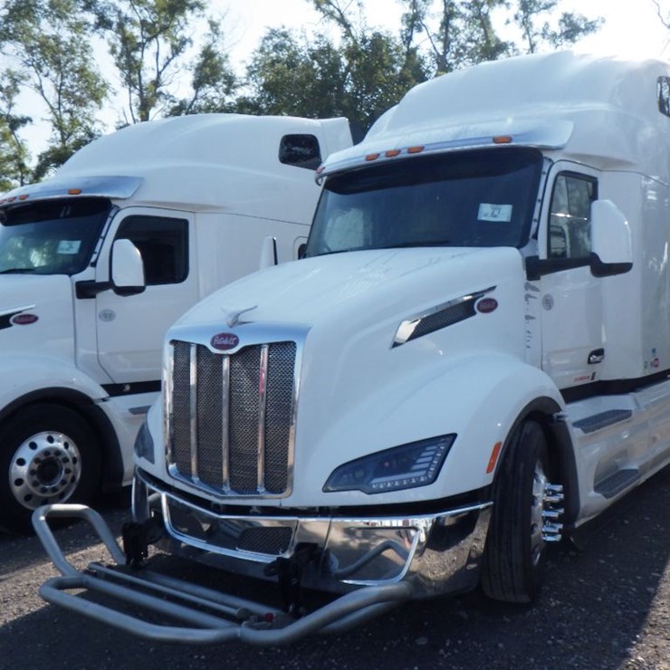 2022 PETERBILT 579