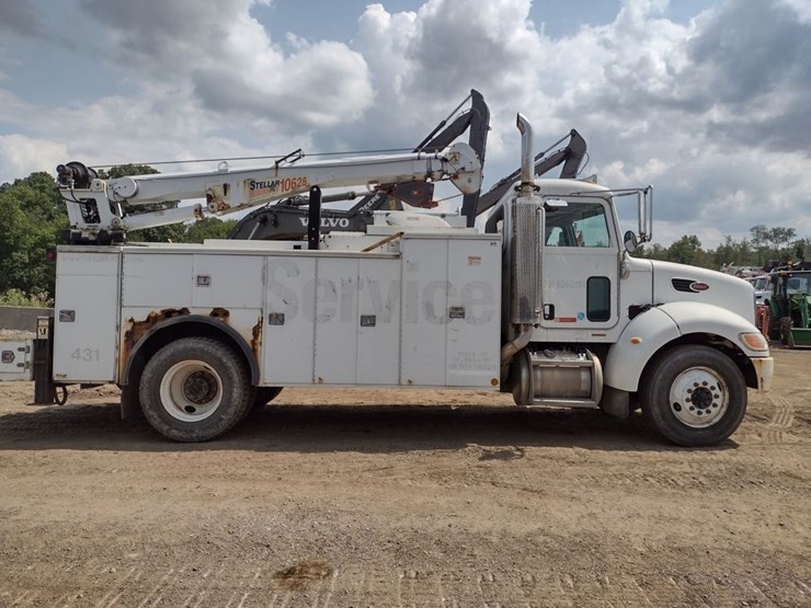 peterbilt-335-image-3