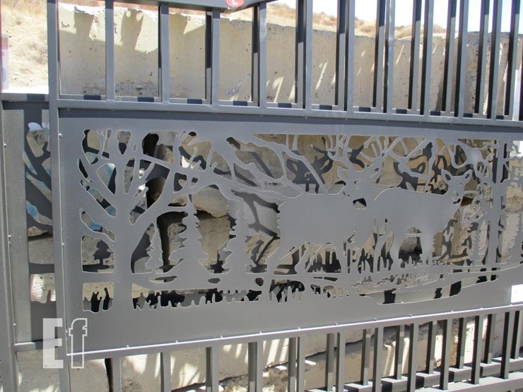 7'-x-20'-bi-parting-driveway-farm-gate-image-3