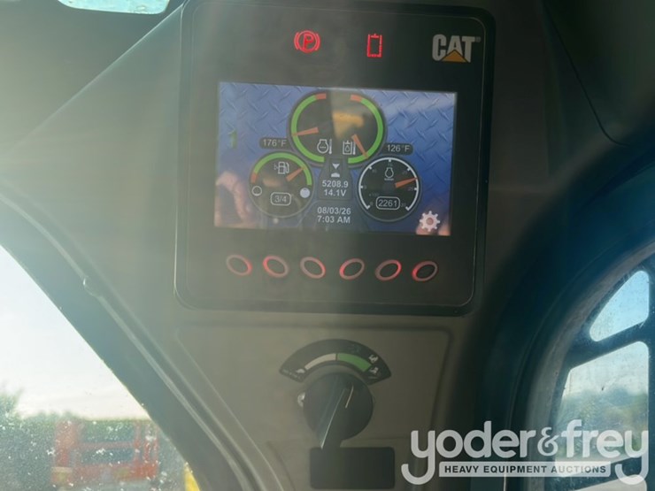 2021-caterpillar-236d-image-34