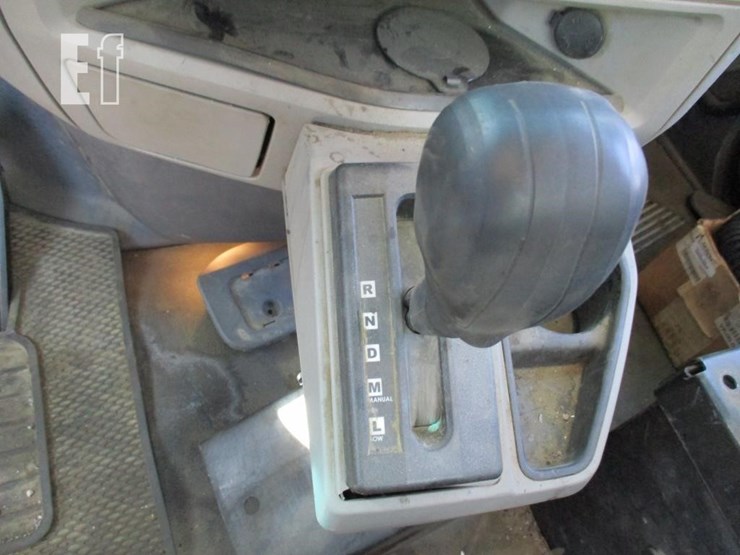 2016-peterbilt-579-image-10