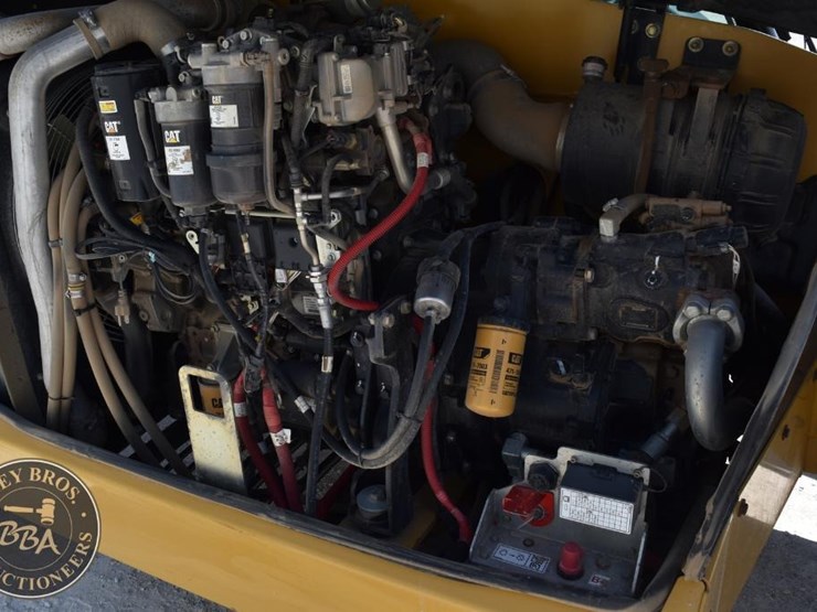 2018-caterpillar-tl1255d-image-28