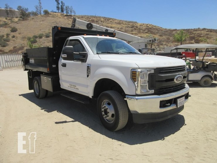 2019-ford-f350-xl-image-2
