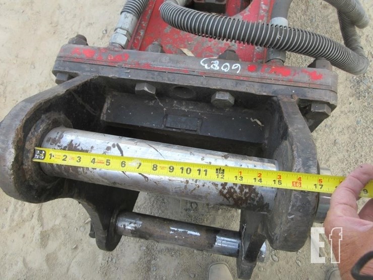 caterpillar-330-image-8
