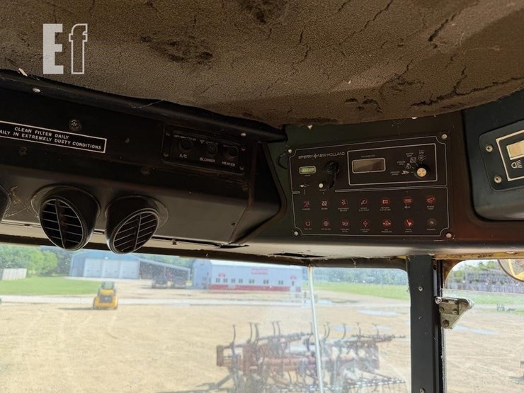 new-holland-tr85-image-11