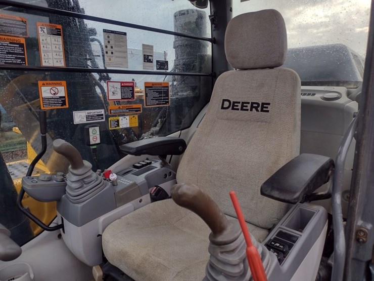 john-deere-15-image-11