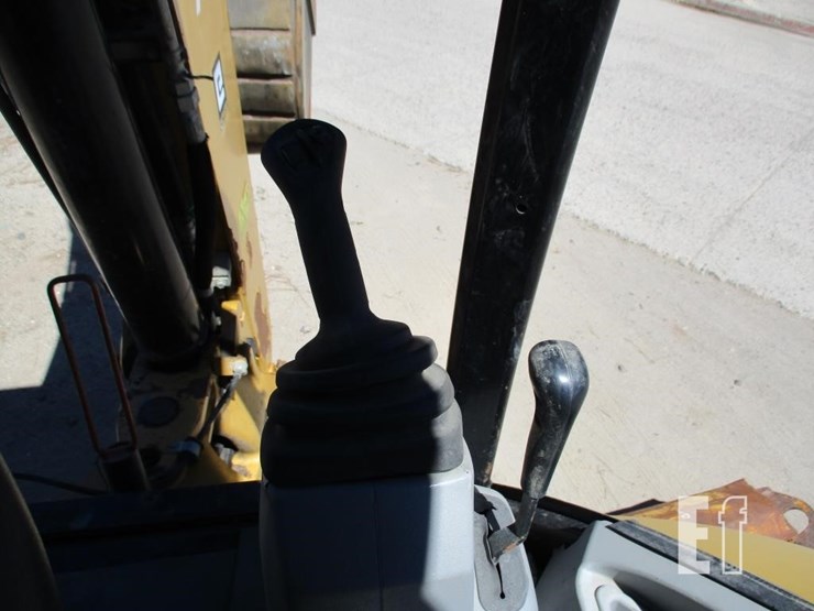 2010-caterpillar-420e-image-15
