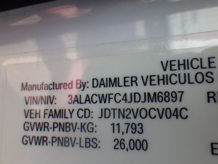 2018-freightliner-m2-106-image-26