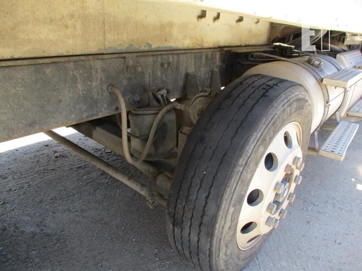 2014-freightliner-cascadia-125-image-30