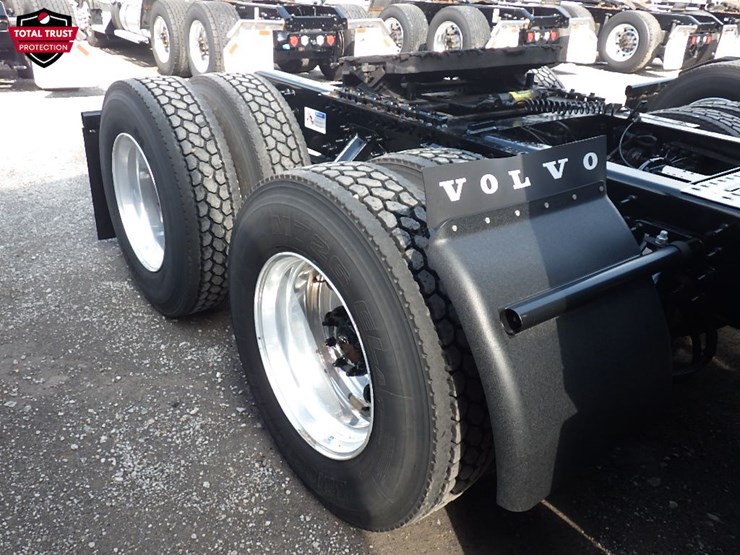 2026-volvo-vnl840-image-5