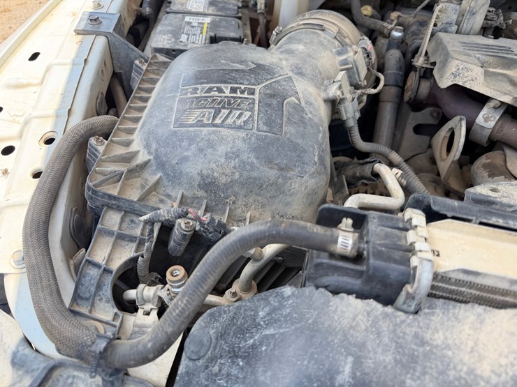 2015-dodge-2500-image-43