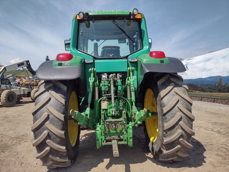 john-deere-7520-image-4