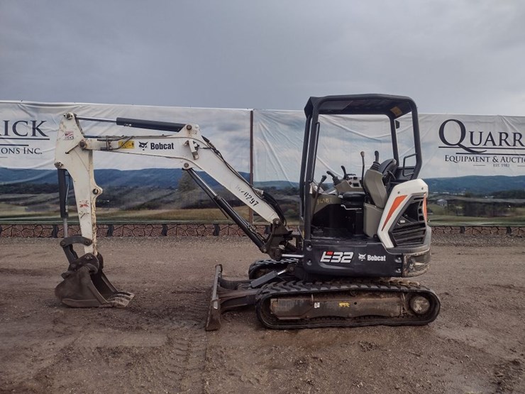 bobcat-e32-image-1