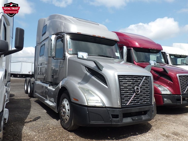 2019-volvo-vnl860-image-5