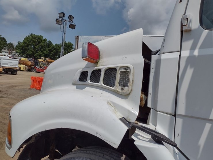 freightliner-fl70-image-27