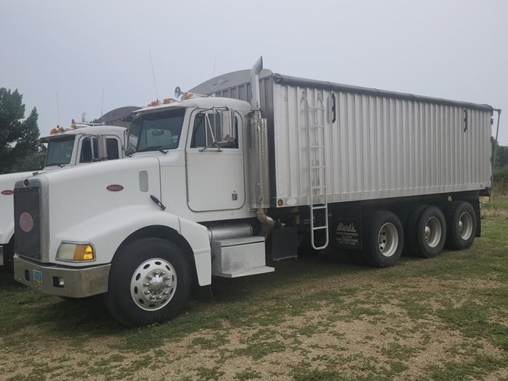 1999-peterbilt-385-image-1