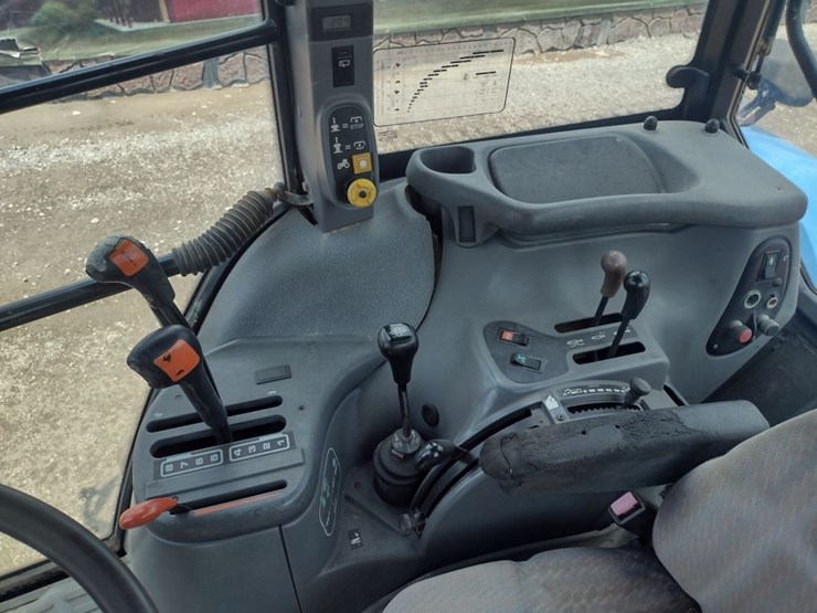 new-holland-ts100-image-7