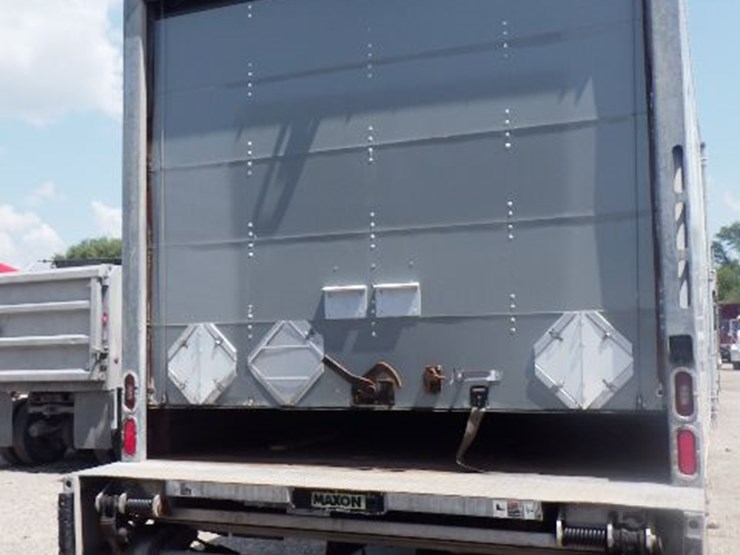 2016-peterbilt-220-image-8