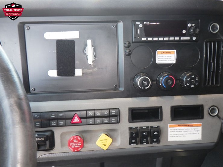 2022-freightliner-cascadia-126-image-17