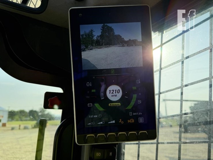 new-holland-l320-image-9
