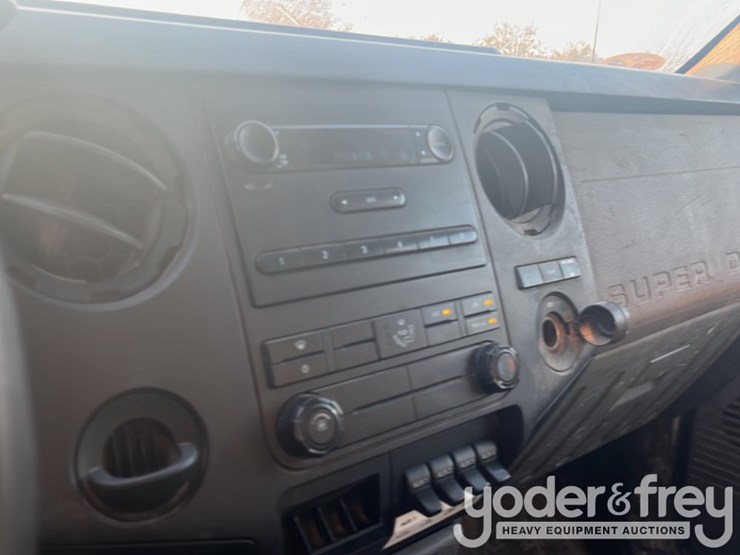 2011-ford-f550-image-23