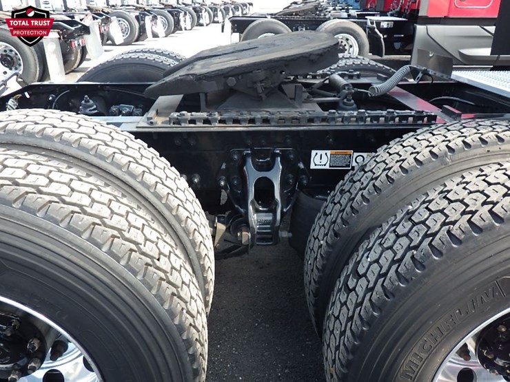 2024-peterbilt-579-image-8