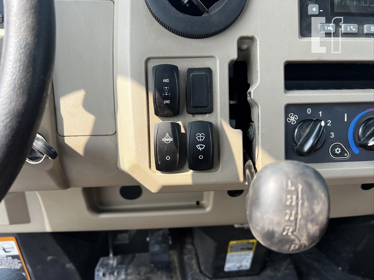 2025-john-deere-gator-xuv-835r-image-14