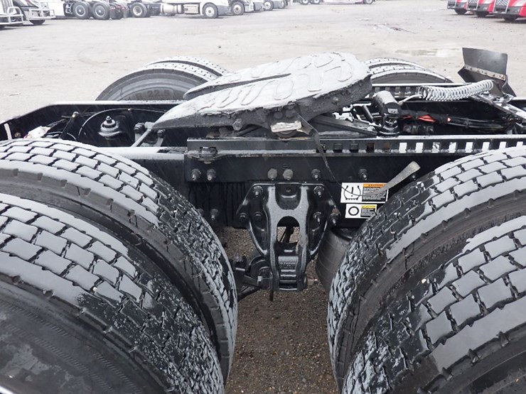 2021-peterbilt-579-image-9