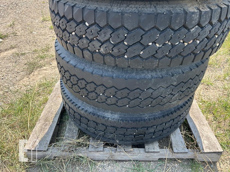4x-295/75r22.5-rims-and-tires-image-12